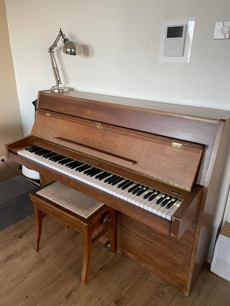 Rippen Piano, Muziek en Instrumenten, Piano's, Ophalen, Gebruikt, Bruin, Piano
