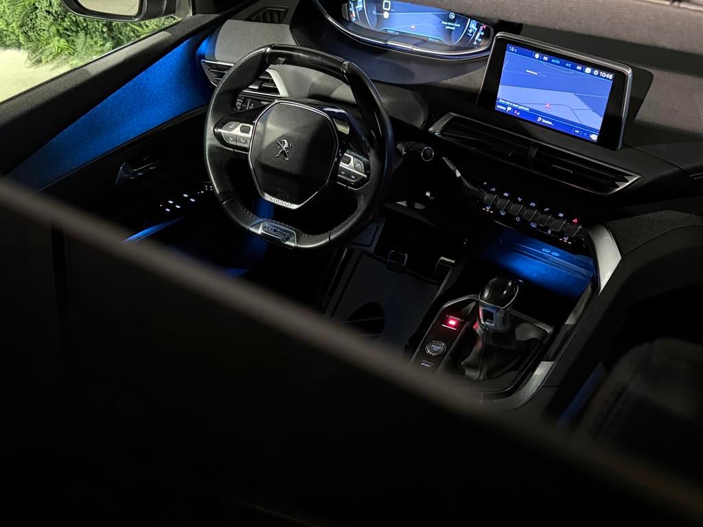 Peugeot 5008 1.2 PureTech GT-Line | Pano | Massage | Leder |, Auto's, Peugeot, Voorwielaandrijving, Gebruikt, 1199 cc, 7 stoelen