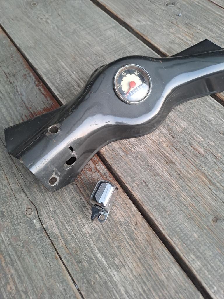 Eitank stuurkapje met Lichtschakelaar, Fietsen en Brommers, Brommeronderdelen | Oldtimers, Ophalen of Verzenden, Overige typen