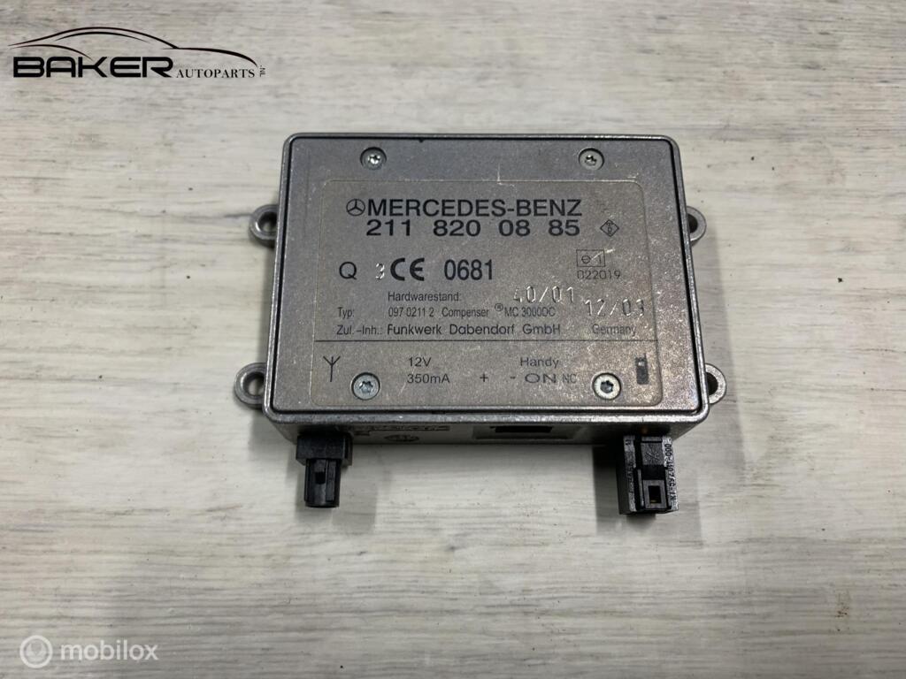 Antenne versterker Mercedes E-klasse  W211 2118200885, Gebruikt, Mercedes-Benz, Ophalen of Verzenden, Mercedes-Benz