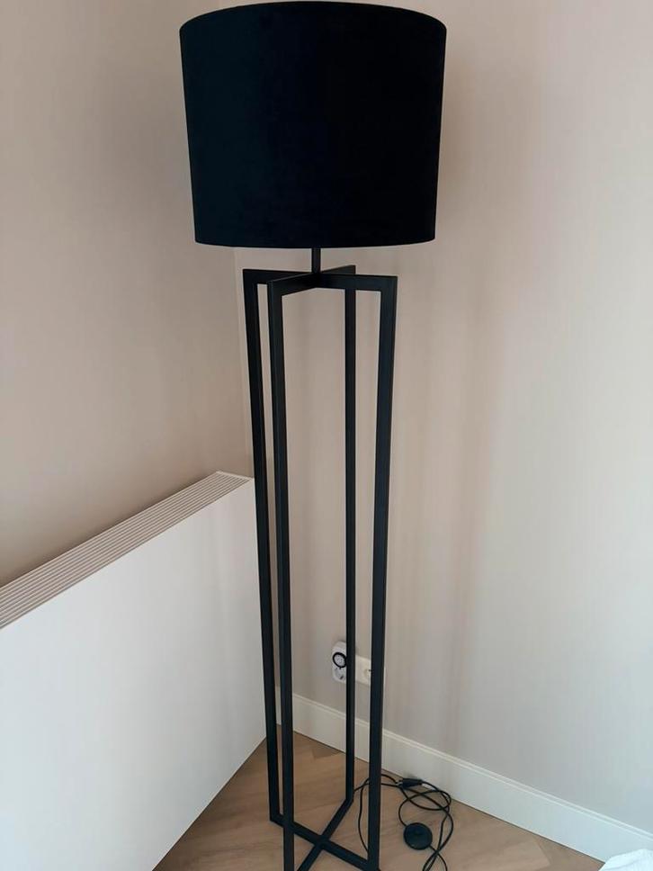 Nieuwe prachtige Light & Living Mace vloerlamp metaal zwart, Huis en Inrichting, Lampen | Vloerlampen, Nieuw, 100 tot 150 cm, Metaal