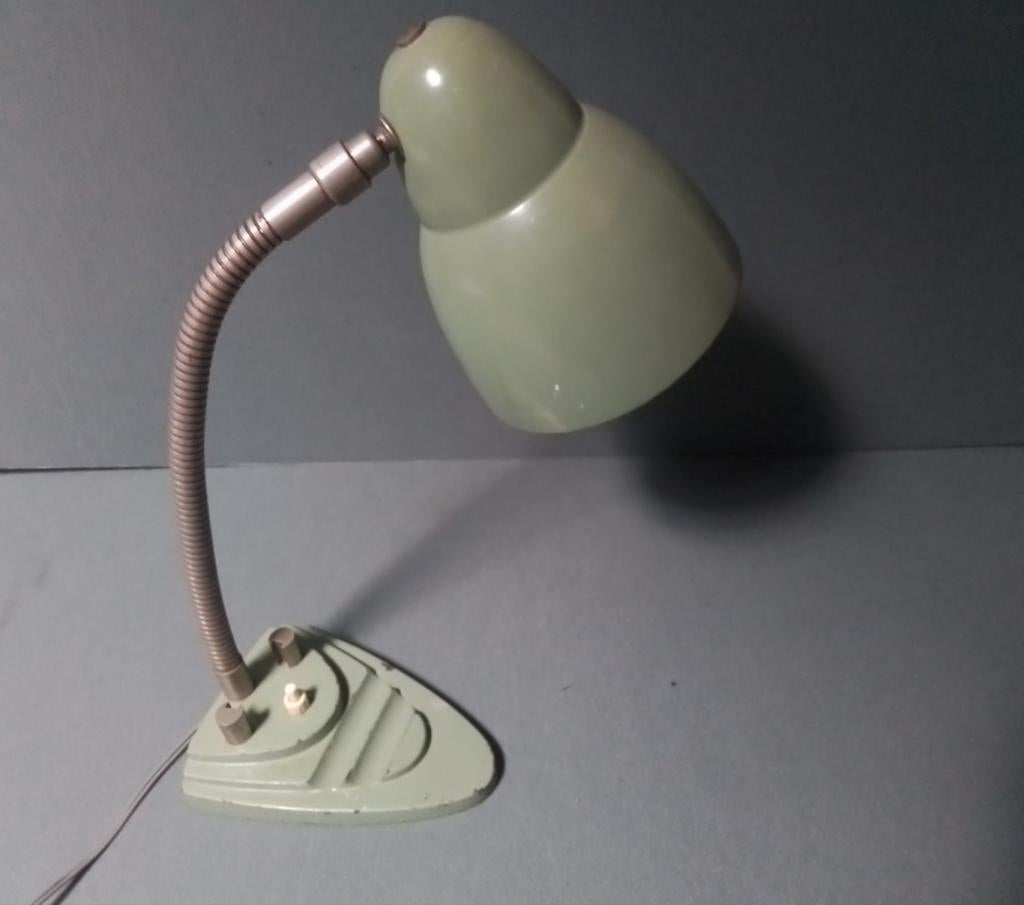 Vintage Groene Bauhaus Bureaulamp met Flexibele Arm, Gebruikt, 50 tot 75 cm, Metaal, Vintage, Retro