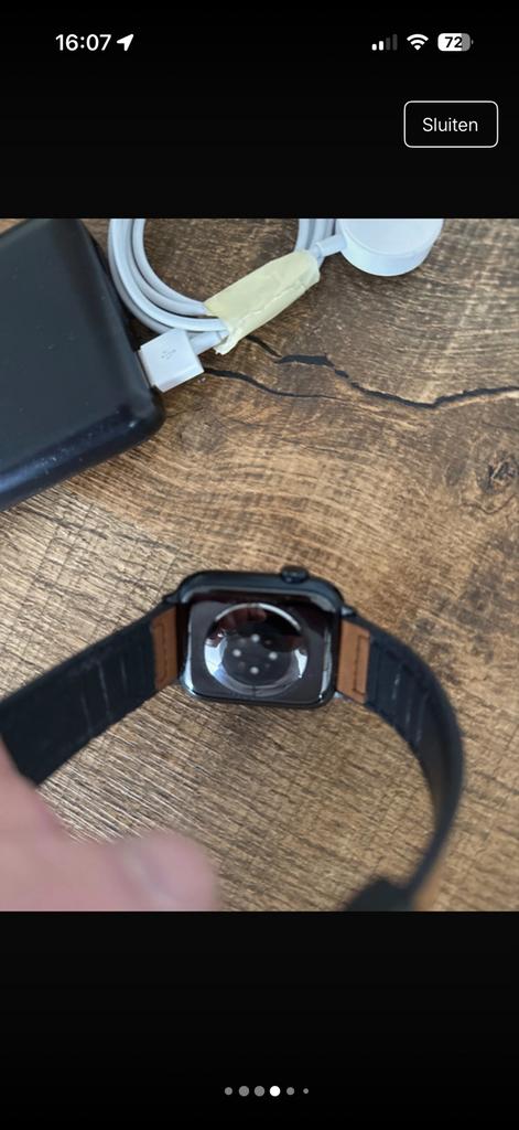 Apple Watch Series 8 45mm met 4 bandjes en oplader, Sieraden, Tassen en Uiterlijk, Smartwatches, Ophalen of Verzenden, Zo goed als nieuw