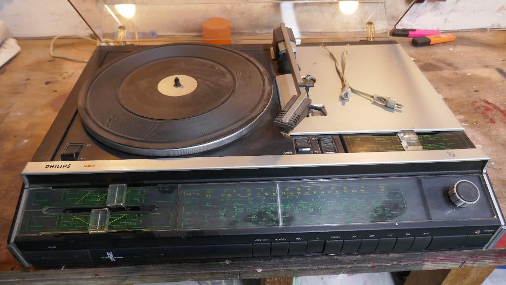 Te Koop  vintage Phlips Radio / platenspeler. jaren 70, Ophalen, Gebruikt, Platenspeler, Philips