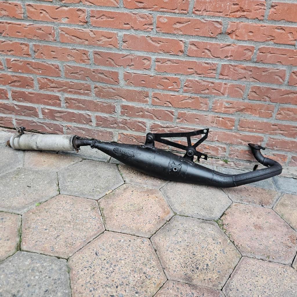 Omgelaste Yasuni minarelli horizontaal quad uitlaat, Ophalen, Uitlaat