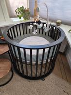Europe zwarte ronde baby box compleet met matras en mobiel, Kinderen en Baby's, Ophalen