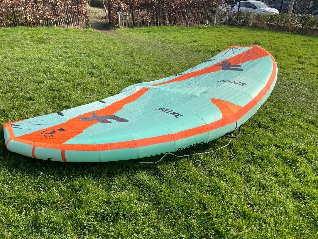 wingfoil F-one strike V3 5,5m², Watersport en Boten, Wingsurfen, Ophalen of Verzenden, Gebruikt, Wingsurf-wing