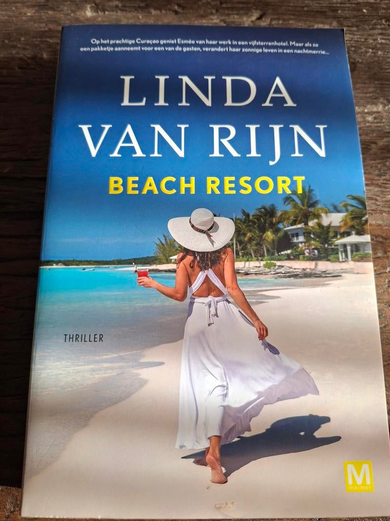 Linda van Rijn - Beach Resort, Ophalen of Verzenden, Zo goed als nieuw, Linda van Rijn