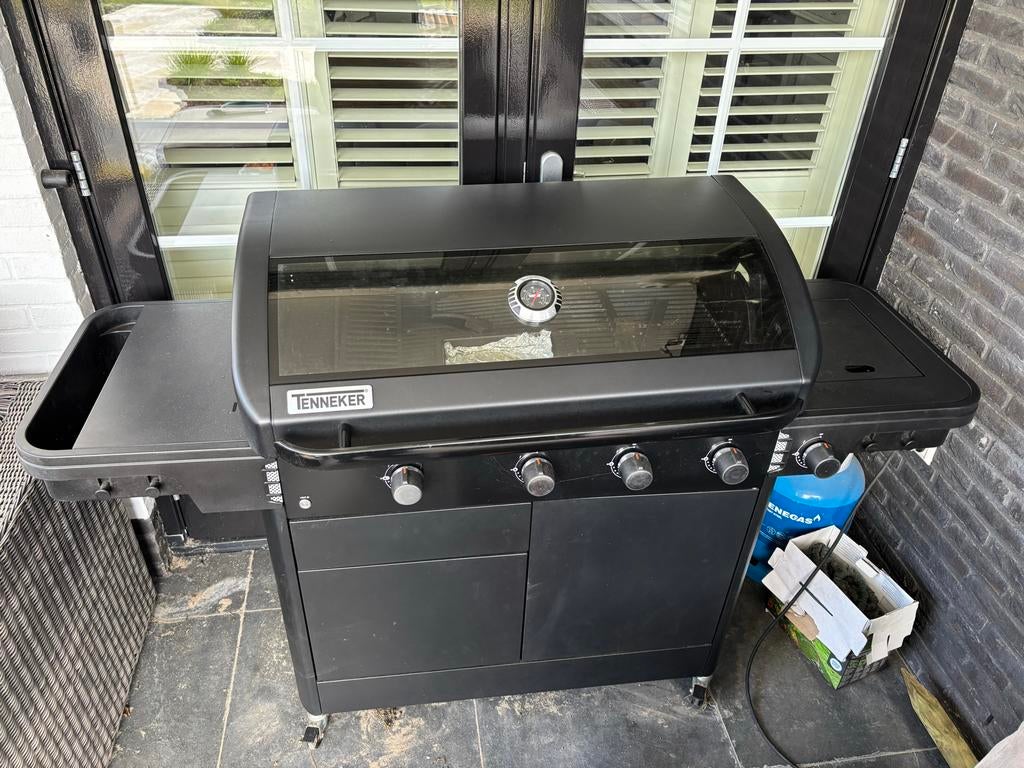 Tenneker TG5 BBQ met kapot klepscharnier, Tuin en Terras, Gasbarbecues, Ophalen, Gebruikt