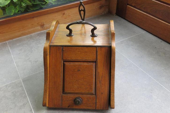 Antiek eikenhouten kolenbak met schep, Antiek en Kunst, Curiosa en Brocante, Ophalen of Verzenden