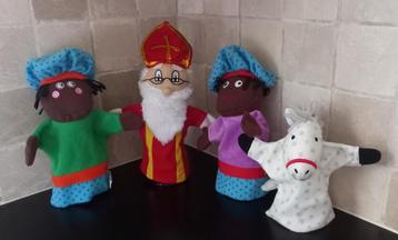 Handpop Sinterklaas en zwarte Piet en paard beschikbaar voor biedingen