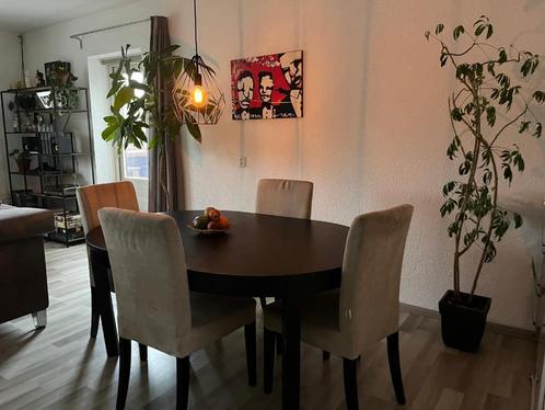 Stijlvolle Uitschuifbare Tafel met Vier Bijpassende Stoelen, Huis en Inrichting, Complete eetkamers, Gebruikt, 4 tot 6 stoelen