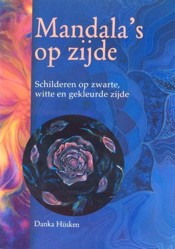 Mandala's op zijde - Schilderen op zwarte, witte en gekleurd beschikbaar voor biedingen