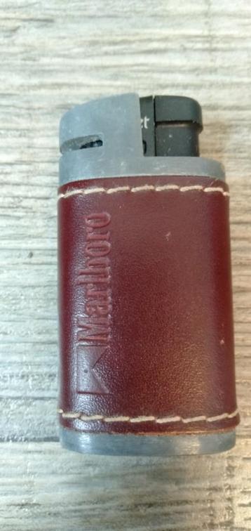 Retro Marlboro lighter case