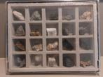 Mineralenverzameling in box – 20 stuks – gelabeld – educatie, Ophalen of Verzenden, Mineraal