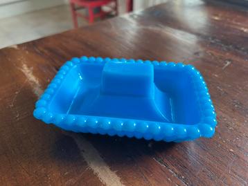 Vintage opaline asbakje beschikbaar voor biedingen