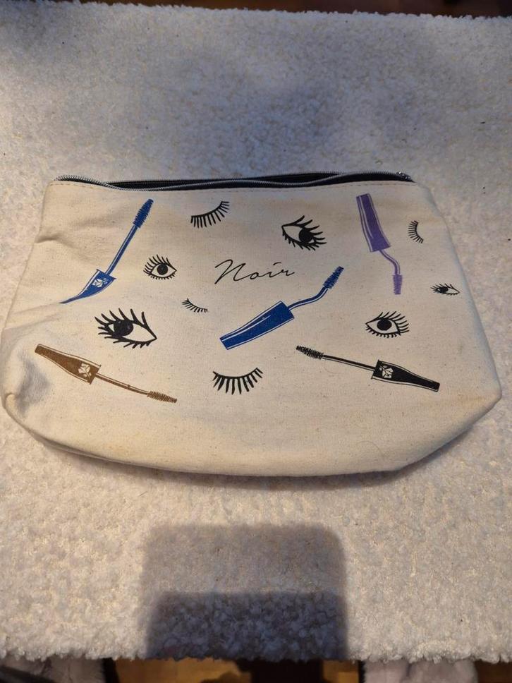 Lancôme toilettas! Makeup, kleding, tassen, schoenen enz., Sieraden, Tassen en Uiterlijk, Uiterlijk | Cosmetica en Make-up, Nieuw