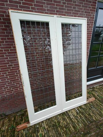 Zeer mooie landelijke ensuite glas in lood schuifdeuren  beschikbaar voor biedingen
