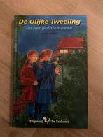 Boek: de olijke tweeling op het politiebureau, Boeken, Ophalen of Verzenden, Zo goed als nieuw