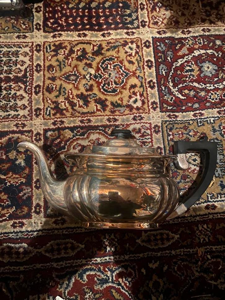 Antieke Zilveren theepot, Antiek en Kunst, Antiek | Goud en Zilver, Zilver, Ophalen of Verzenden