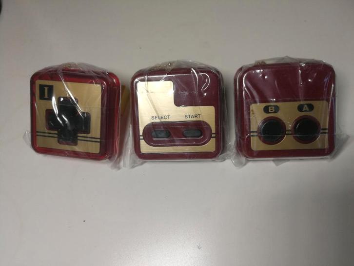 Gashaporn Famicom controler, Computers en Software, Overige Computers en Software, Nieuw, Ophalen of Verzenden