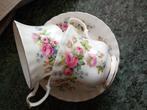 2 Royal Albert kop-en-schotels, Huis en Inrichting, Keuken | Servies, Ophalen, Gebruikt, Overige stijlen, Kop(pen) en/of Schotel(s)