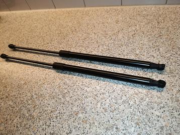 Gasdruk veren kofferklep a4 b7 avant beschikbaar voor biedingen