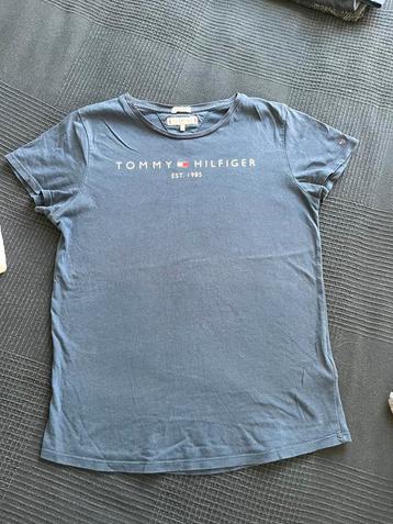 Donker blauw shirt tommy hilfiger maat 176 beschikbaar voor biedingen