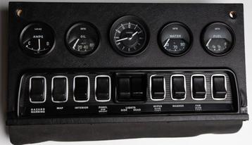 Jaguar e-type midden dashboard met nieuw origineel klokje  beschikbaar voor biedingen