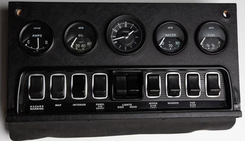 Jaguar e-type midden dashboard met nieuw origineel klokje, Auto-onderdelen, Dashboard en Schakelaars, Jaguar, Nieuw, Ophalen of Verzenden