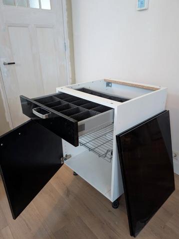 Ikea Faktum kastje 60x60x70 inclusief afdekpanelen - afbeelding 4