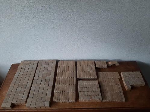 Grote set kleine blank houten blokjes in nieuwe speelgoedzak, Kinderen en Baby's, Speelgoed | Houten speelgoed, Zo goed als nieuw