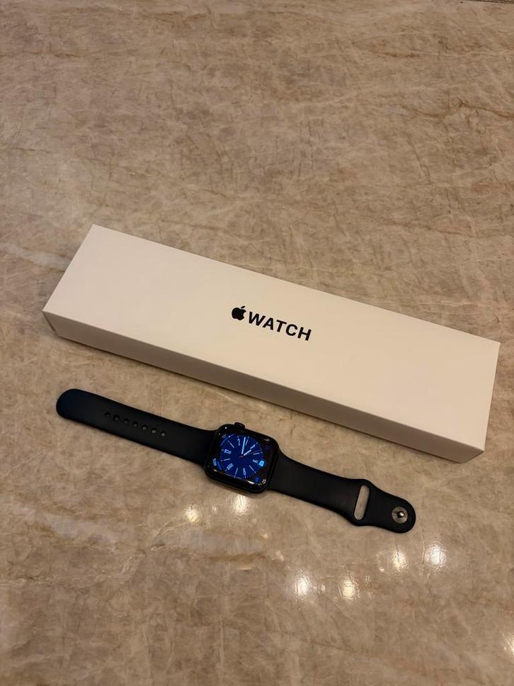 Apple Watch SE 40mm Midnight (2e gen), Sieraden, Tassen en Uiterlijk, Smartwatches, Gebruikt, iOS, Zwart, Afstand, Calorieverbanding
