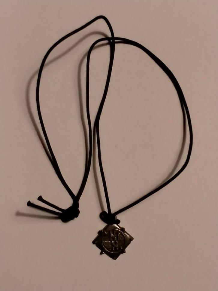Machine Head MH rock metal vintage Poker hanger ketting RARE, Verzamelen, Muziek, Artiesten en Beroemdheden, Zo goed als nieuw