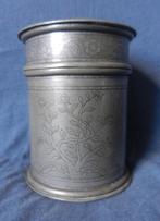 Cilindrische gegraveerde tinnen theebus China ca 1920 h 12,4, Antiek en Kunst, Antiek | Tin, Ophalen of Verzenden