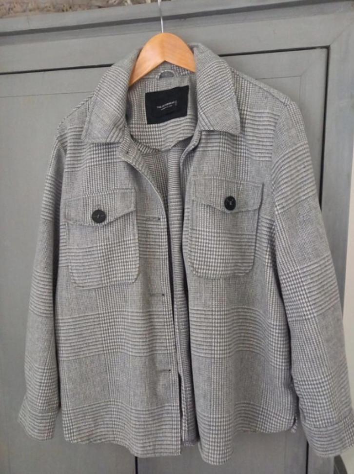 The Outerwear jasje L, Kleding | Dames, Jasjes, Kostuums en Pakken, Zo goed als nieuw, Jasje, Maat 42/44 (L), Grijs, Ophalen of Verzenden