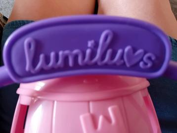 lumilus huisje met extra poppetjes beschikbaar voor biedingen
