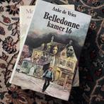 Belledonne kamer 16 - Anke de Vries - hardcover - klassieker, Gelezen, Ophalen of Verzenden, Anke de Vries, Fictie