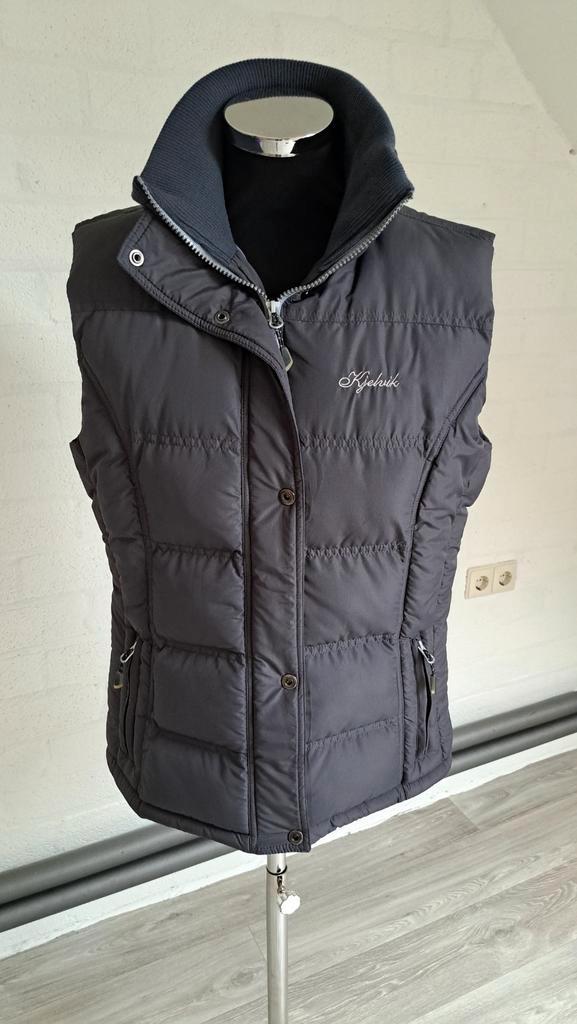 NIEUW. Kjelvic outdoor bodywarmer. Maat M., Kleding | Dames, Bodywarmers, Nieuw, Grijs, Ophalen of Verzenden