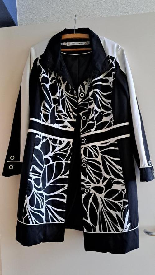 Damesjas bijzonder design zwart-wit, Kleding | Dames, Jassen | Zomer, Zo goed als nieuw, Maat 38/40 (M), Zwart, Ophalen of Verzenden