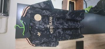 Ajax stone island jersey player fit xxl beschikbaar voor biedingen