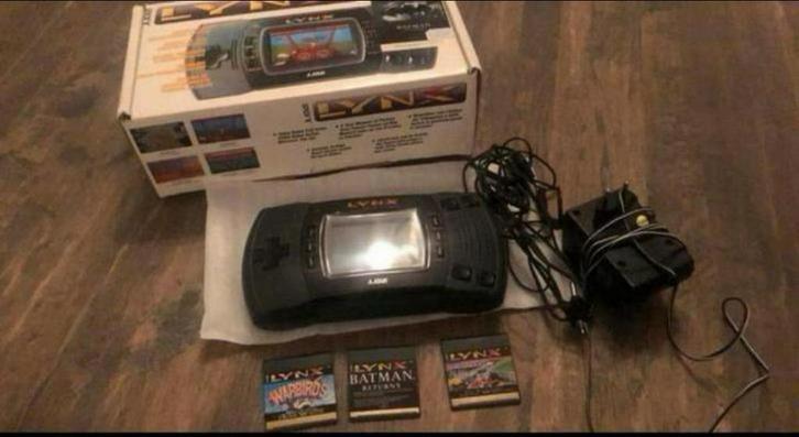 Atari Lynx spelcomputer incl 3 spelletjes en originele doos, Spelcomputers en Games, Spelcomputers | Overige, Zo goed als nieuw