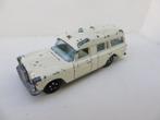 Matchbox Mercedes BINZ Ambulance, Hobby en Vrije tijd, Ophalen of Verzenden, Gebruikt