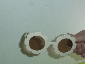 BRIL OPBRENGST VOEDSELBANK! beschikbaar voor biedingen