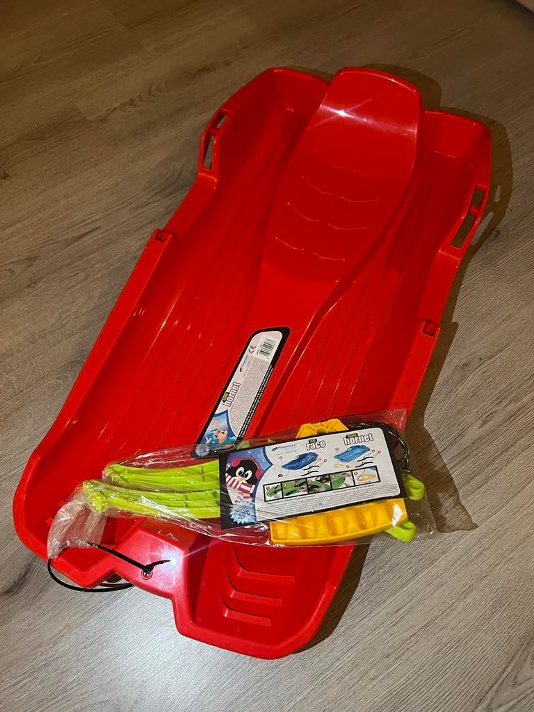 Rode Slee met Touw (nog 5 op voorraad!), Kinderen en Baby's, Speelgoed | Buiten | Skelters, Ophalen of Verzenden, Nieuw, Overige merken