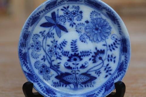 Antiek Japans sierbordje blauw/wit met pioen en kenmerk, Antiek en Kunst, Curiosa en Brocante, Ophalen of Verzenden