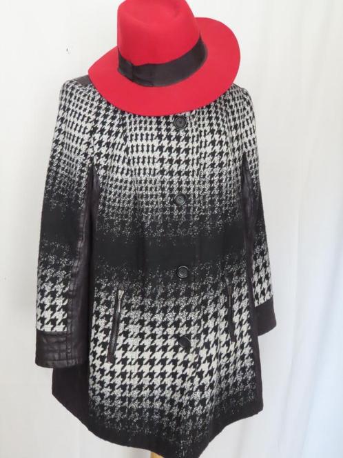 LEBEK, Charmante jas in PIED DE COQ ruit mt 42/44, Kleding | Dames, Jassen | Winter, Zo goed als nieuw, Maat 42/44 (L), Zwart