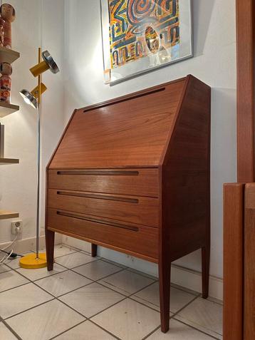 Vintage secretaire 60s Nils Jonsson voor Tørring Møbelfabrik beschikbaar voor biedingen