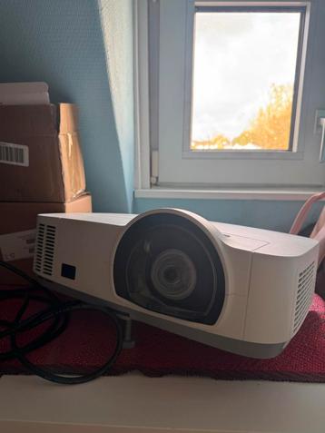 Defecte NEC M260XS Beamer - Nieuwe Lamp, Slaat Af beschikbaar voor biedingen