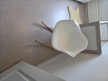 Schommelstoel  beschikbaar voor biedingen